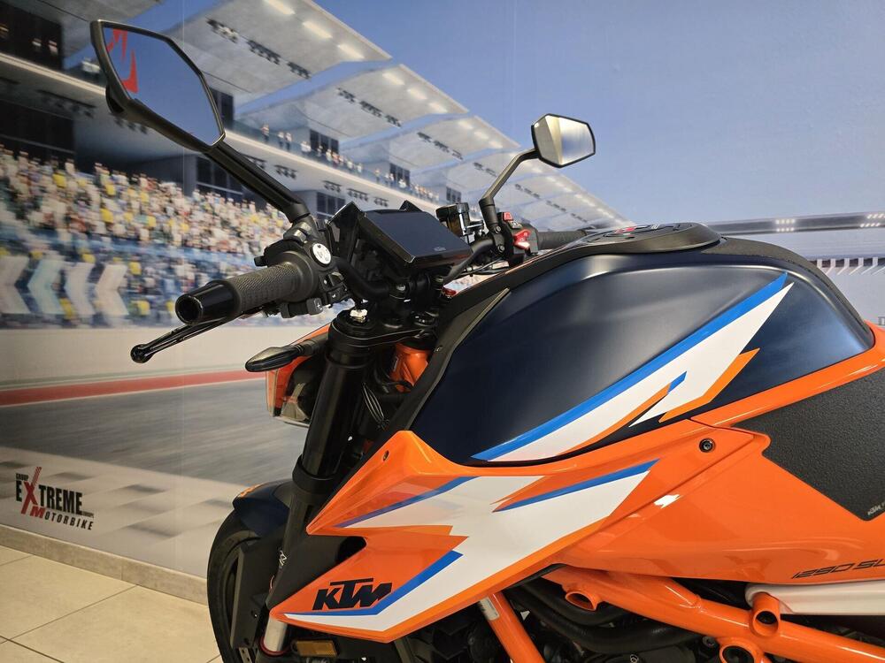 KTM 1290 Super Duke R (2020) (12)
