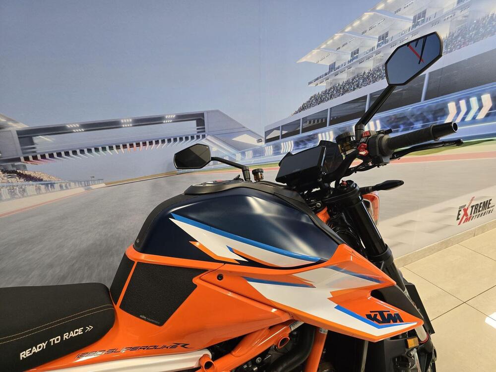 KTM 1290 Super Duke R (2020) (20)
