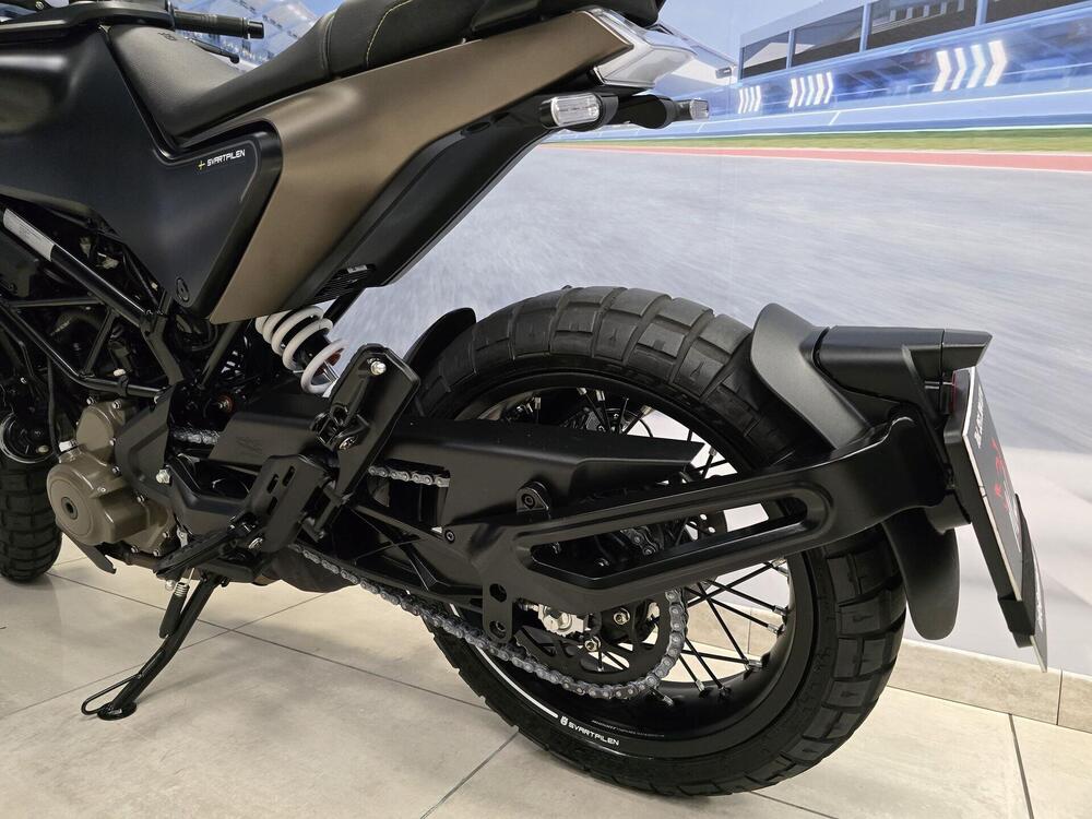 Husqvarna Svartpilen 401 (2021 - 23) (6)