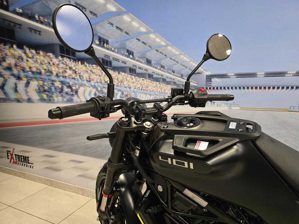 Husqvarna Svartpilen 401 (2021 - 23) (12)