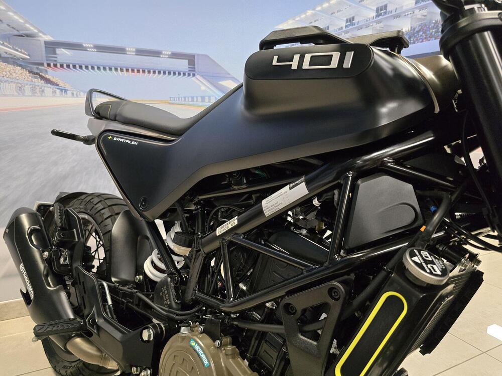 Husqvarna Svartpilen 401 (2021 - 23) (15)