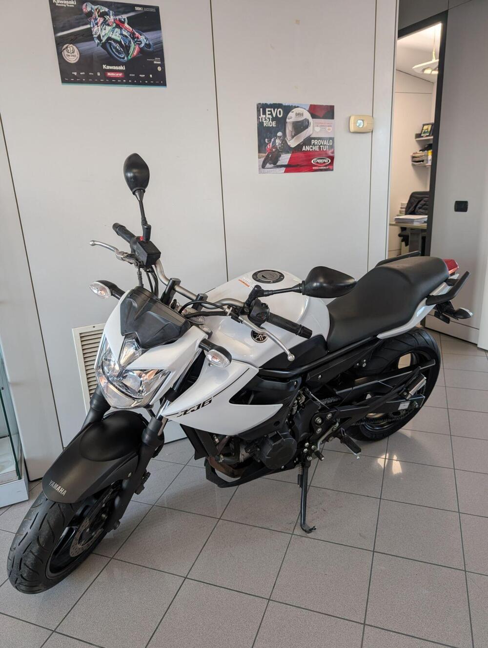 Yamaha XJ6 (2008 - 15) (2)