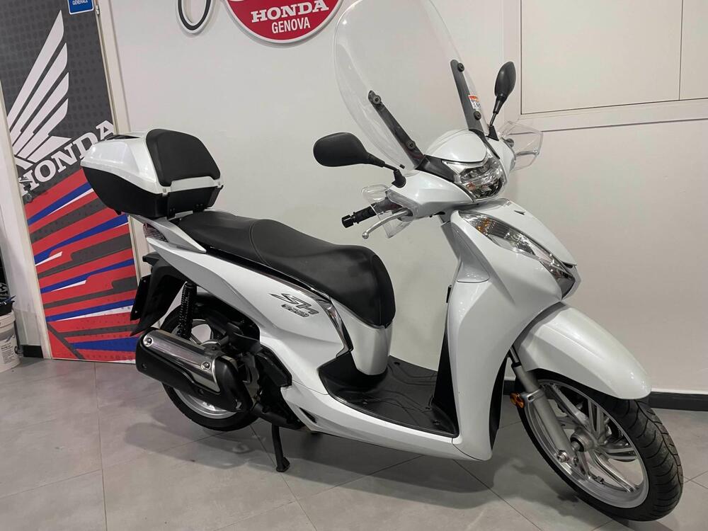 Honda SH 300 i ABS (2016 - 20) (2)