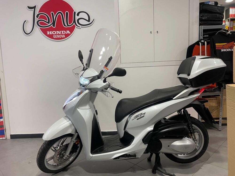 Honda SH 300 i ABS (2016 - 20) (6)