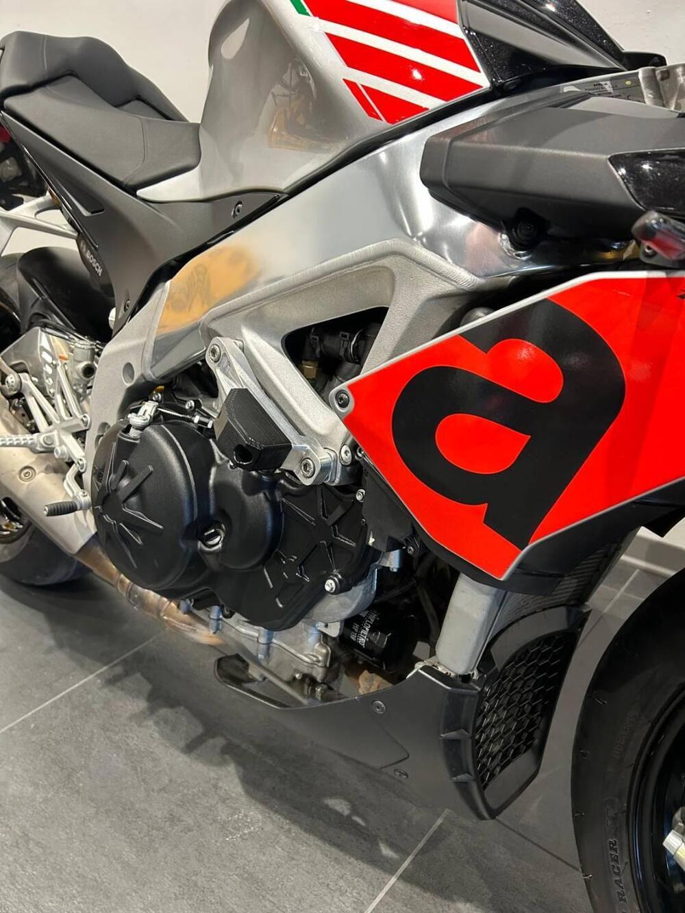 Aprilia Tuono V4 RR (2017 - 18) (12)