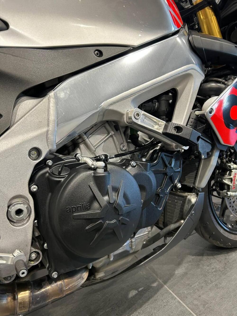 Aprilia Tuono V4 RR (2017 - 18) (14)