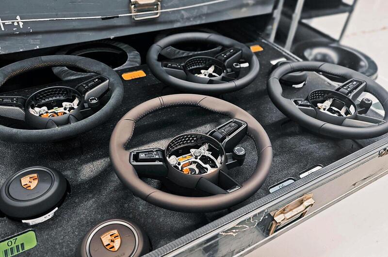 Porsche trasforma i rifiuti in materiali premium: cos&igrave; nascono le auto di lusso del futuro