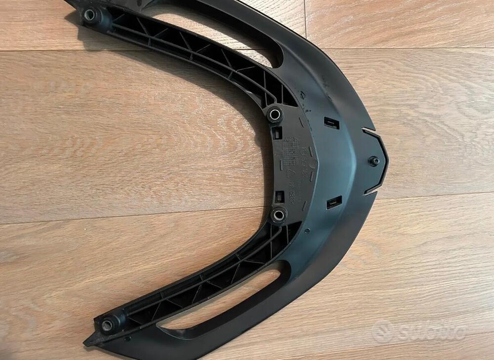 Maniglia passeggero Piaggio MP3 300 HPE (2)