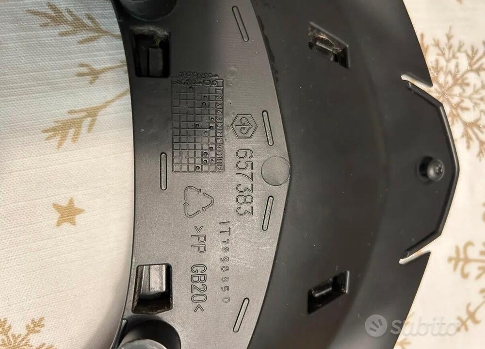 Maniglia passeggero Piaggio MP3 300 HPE (4)