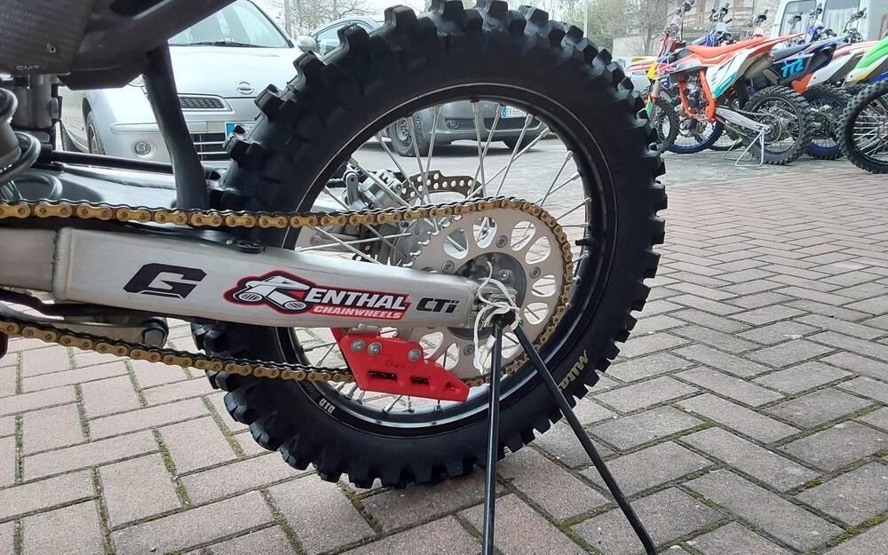 Honda CRF 250 R (2022) (10)