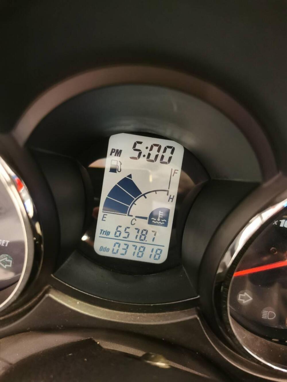 Yamaha Majesty 400 (2004 - 08) (4)