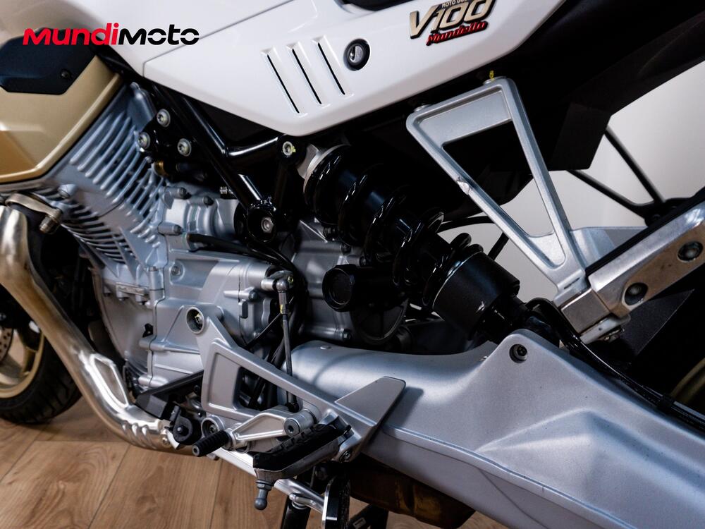 Moto Guzzi V100 Mandello (2022 - 24) (8)
