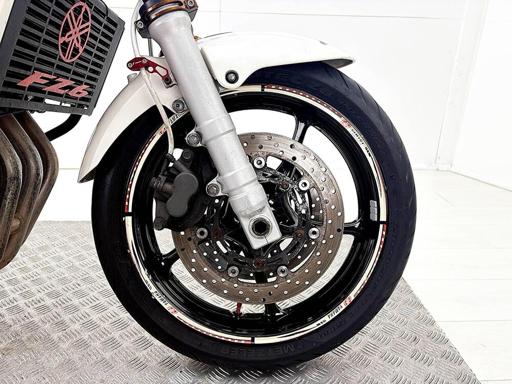 Yamaha FZ6 (2004 - 07) (11)