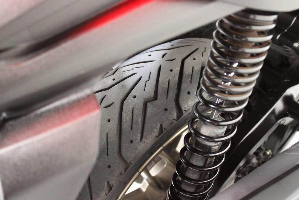 Honda Forza 350 (2022 - 24) (7)