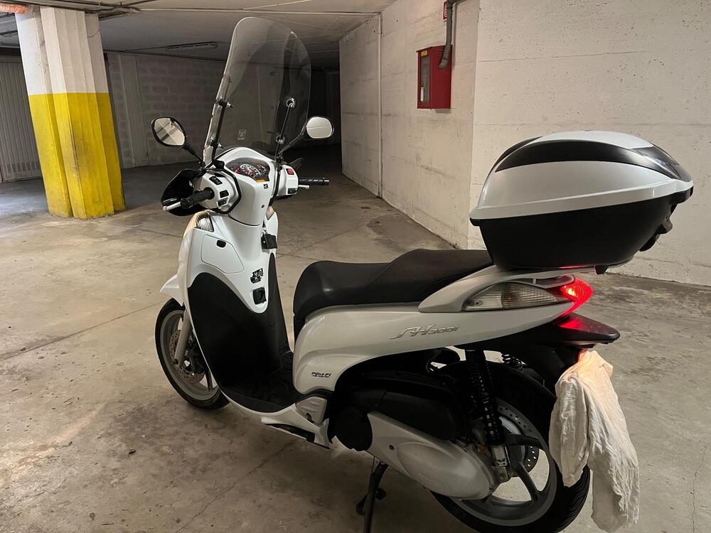 Honda SH 300 i (2011 - 14) (2)