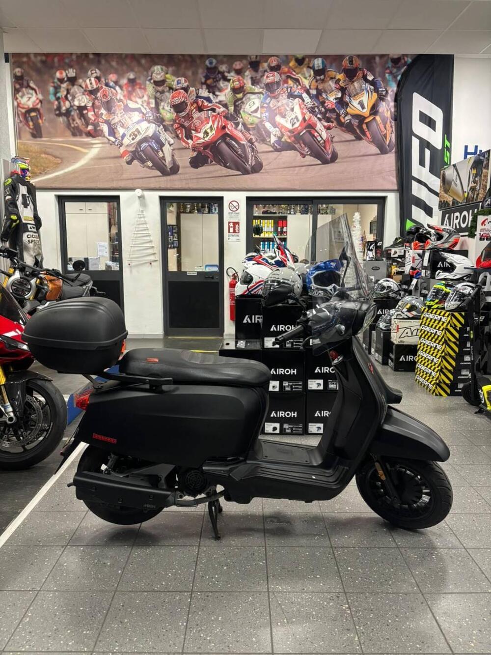 Lambretta V200 Special (2021 - 25) (3)