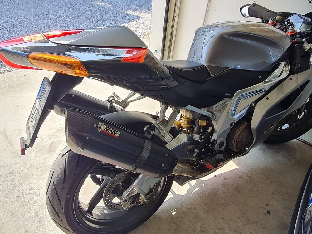 Aprilia RSV 1000 R (2004 - 05) (2)