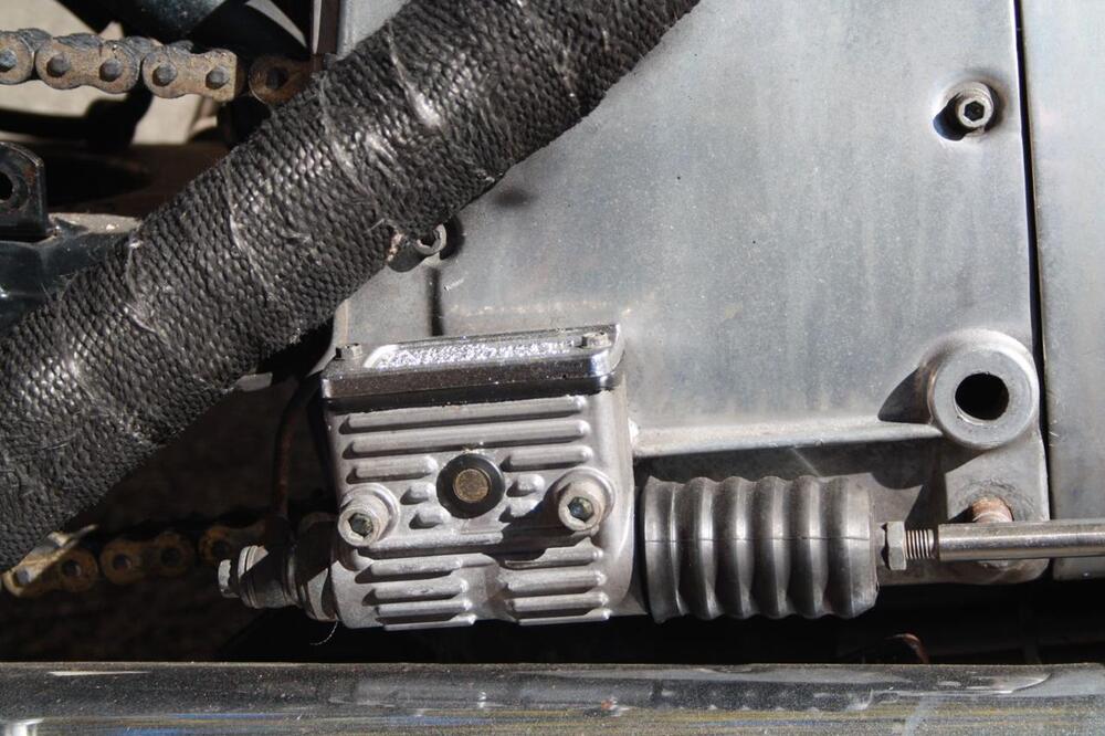 Harley-Davidson 883 Hugger (1994 - 00) - XLH (34)