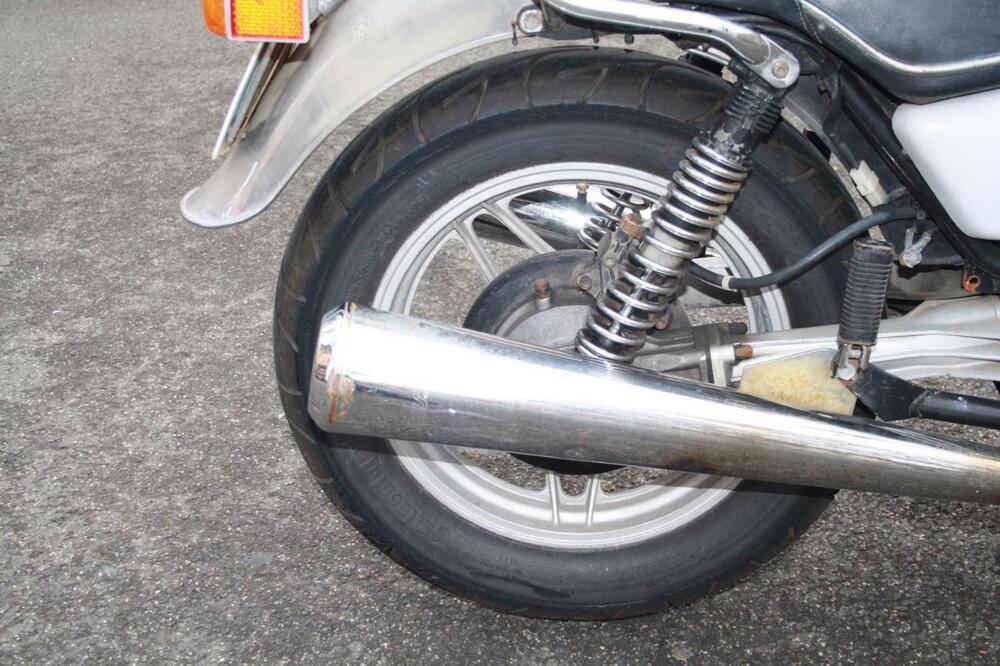 Moto Guzzi V35C CUSTOM (23)