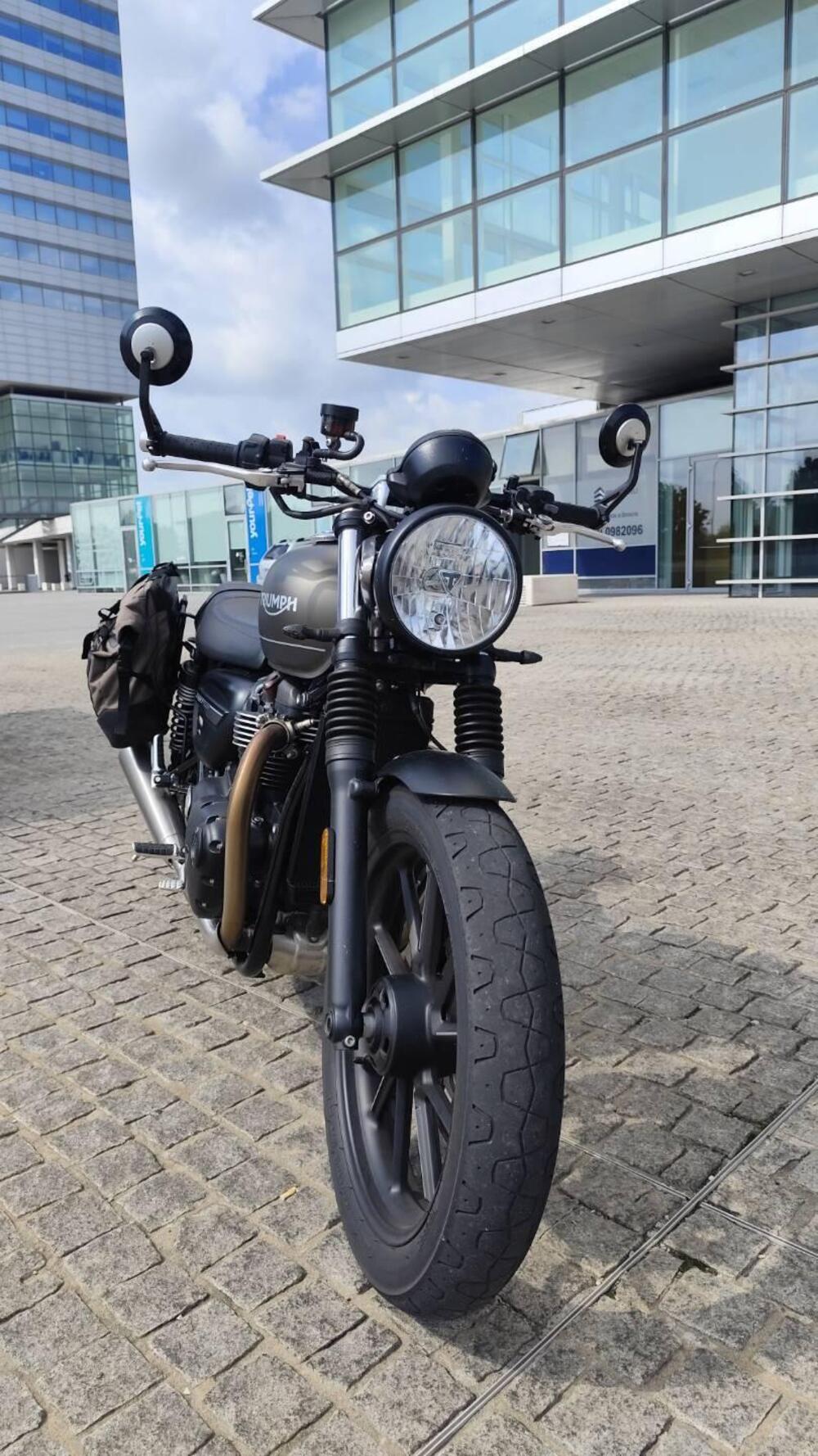 Triumph Street Twin 900 (2021 - 22)