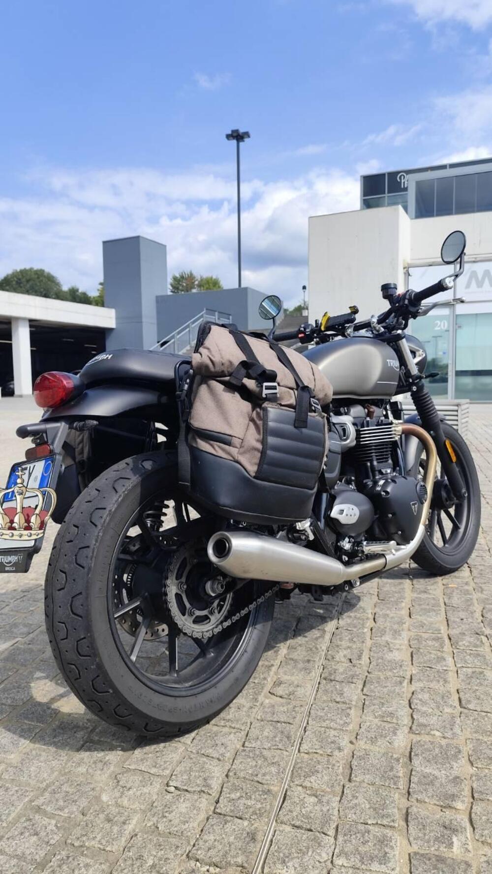 Triumph Street Twin 900 (2021 - 22) (3)