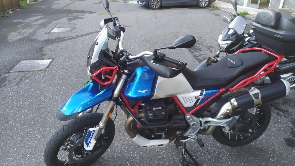 VENDESI ACCESSORI MOTO GUZZI V85TT ORIGINALI (3)
