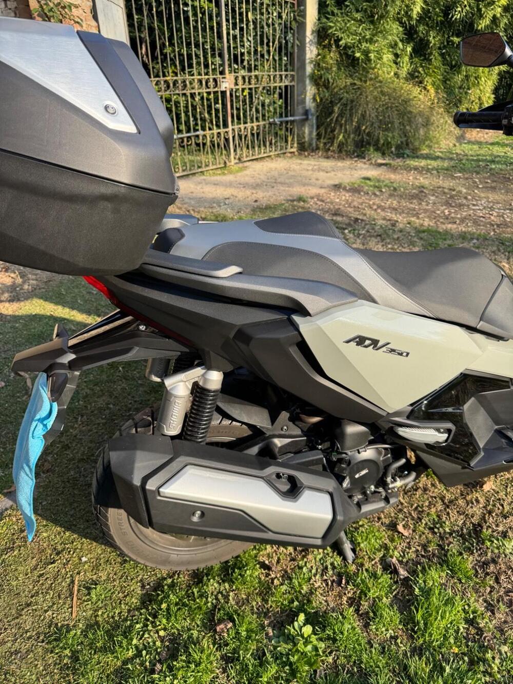 Honda ADV 350 (2022 - 24) (3)