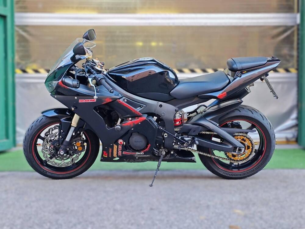 Yamaha YZF R6 (2005 - 06) (3)