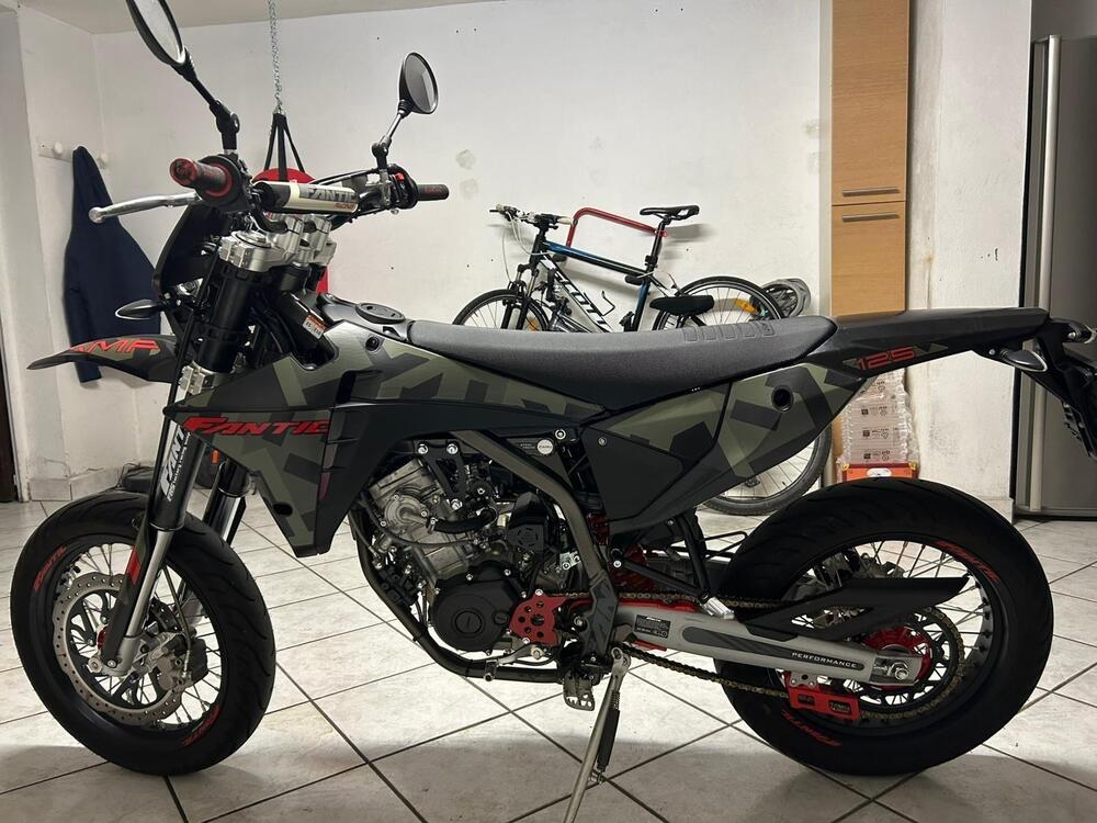 Fantic Motor XMF 125 Motard Performance 4T (2023 - 24) (3)