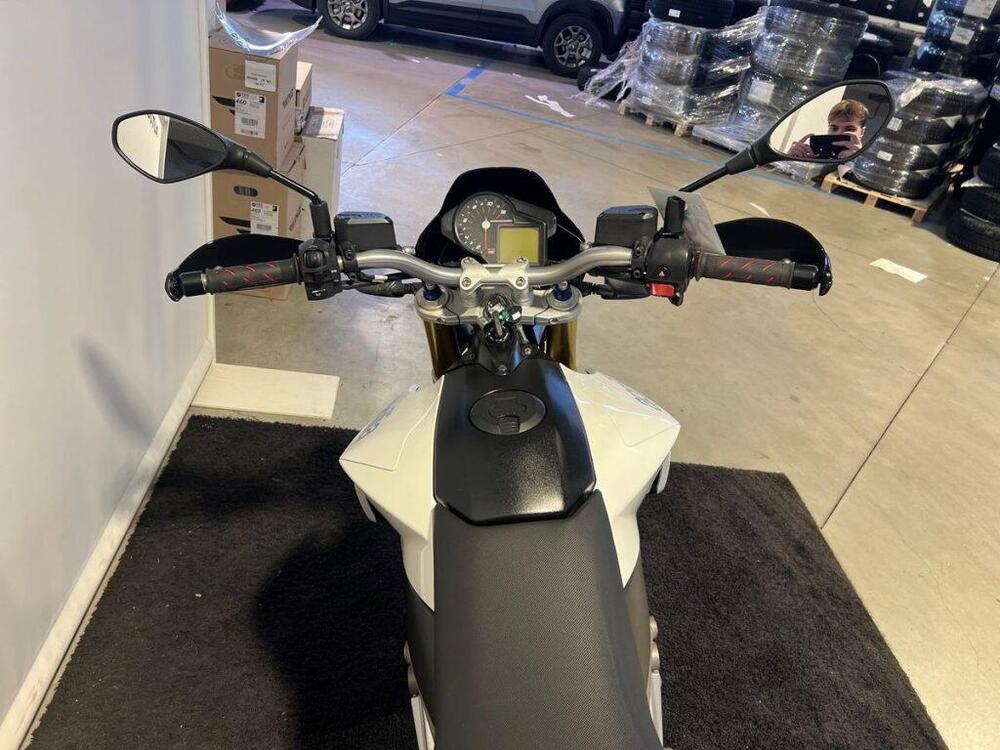 Aprilia Dorsoduro 750 (2009 - 14) (7)