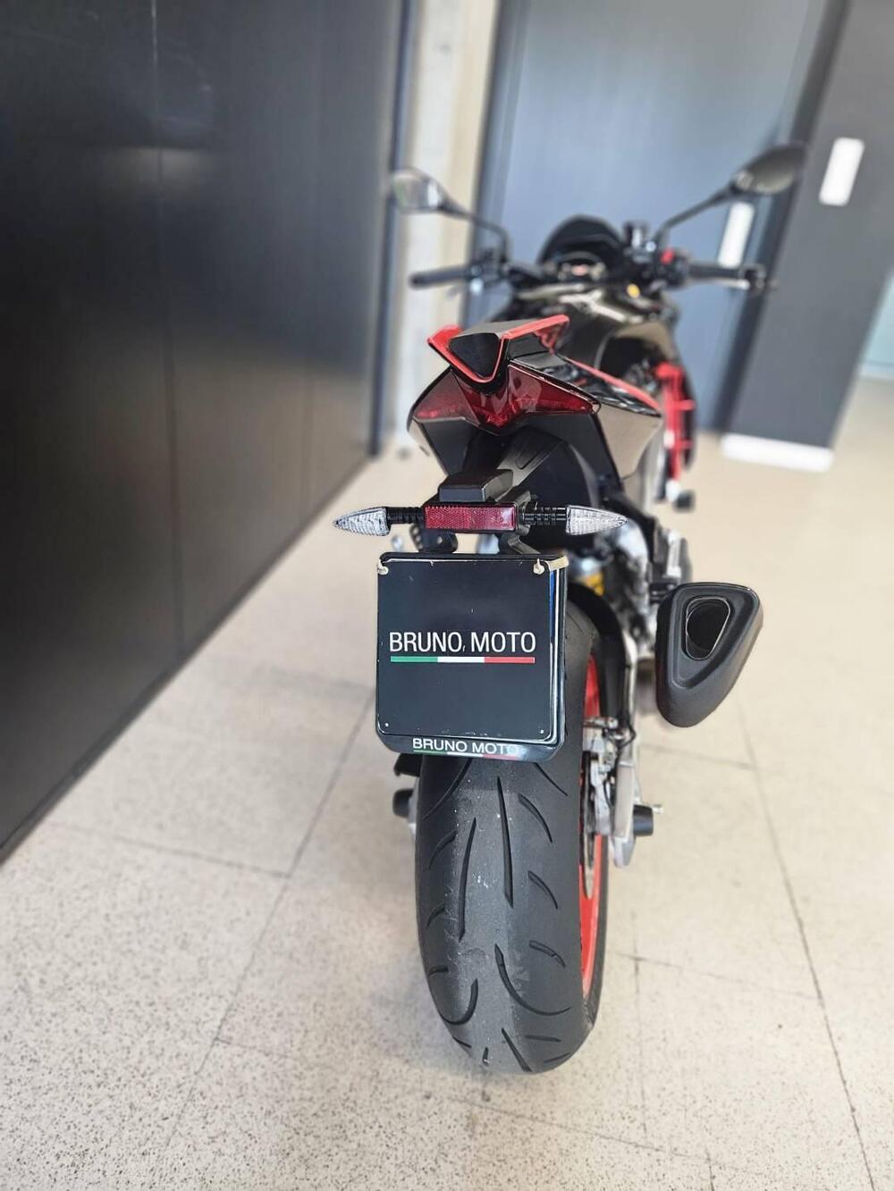 Aprilia Tuono V4 Factory (2021 - 24) (9)