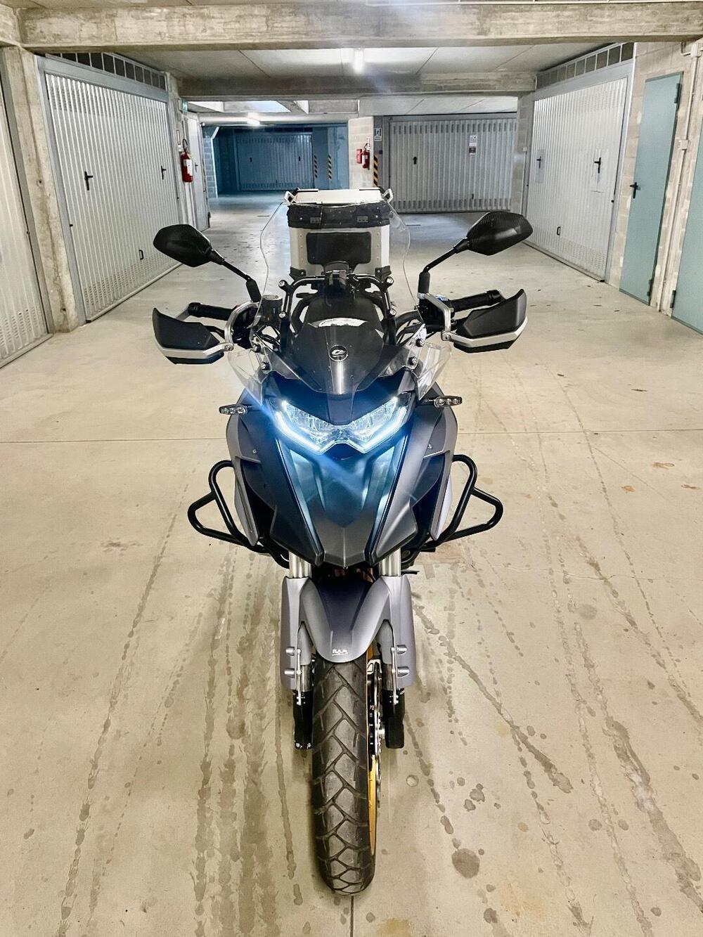 QJ Motor SRT 700 X (2024 - 25) (2)