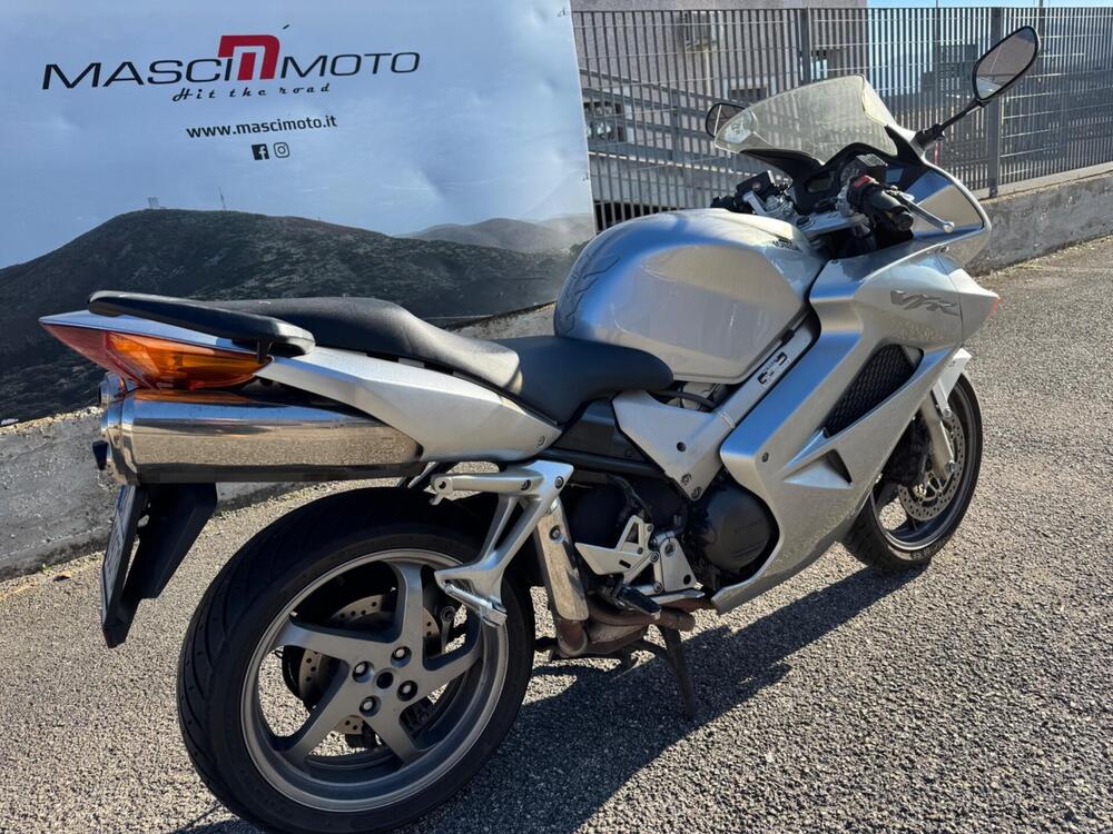 Honda VFR 800 (2006 - 13) (5)