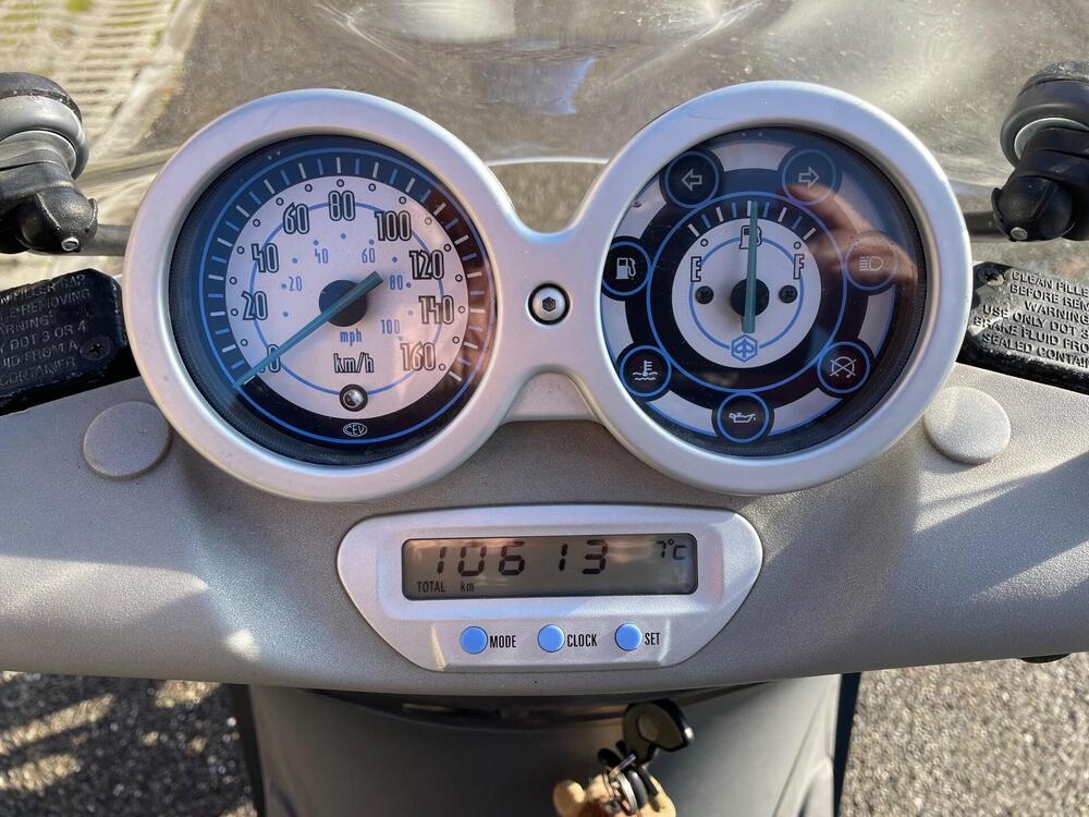 Piaggio Beverly 200 (2002 - 03) (5)