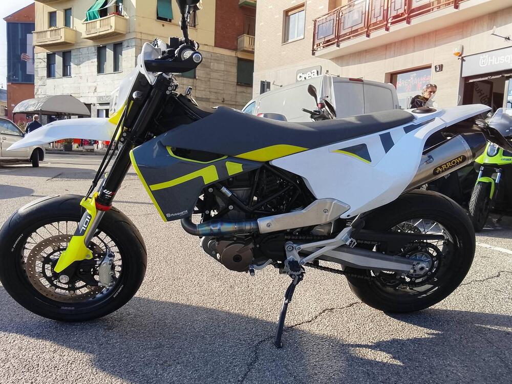 Husqvarna 701 Supermoto (2022)