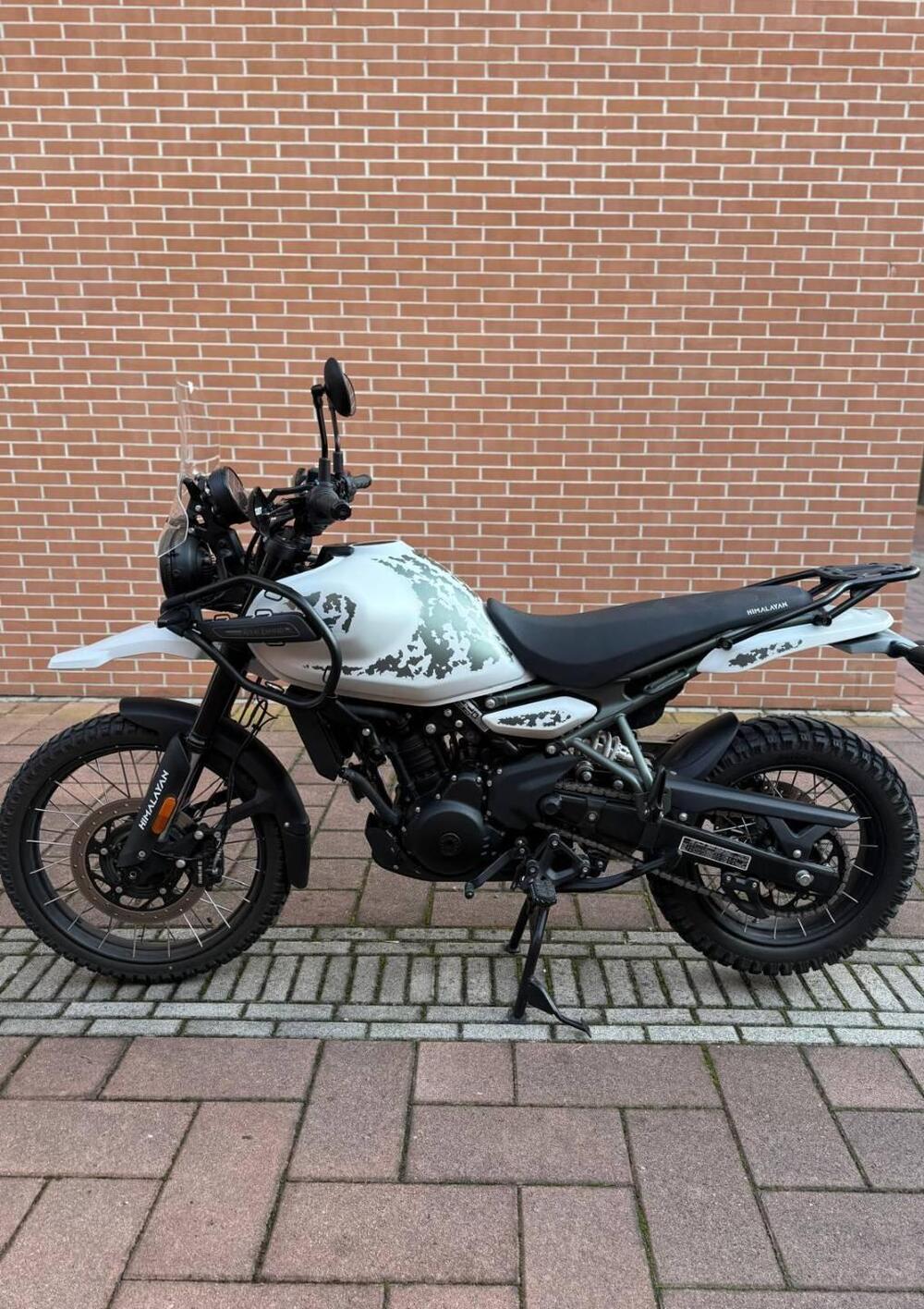 Royal Enfield Himalayan 450 Tubeless (2024 - 25) (2)