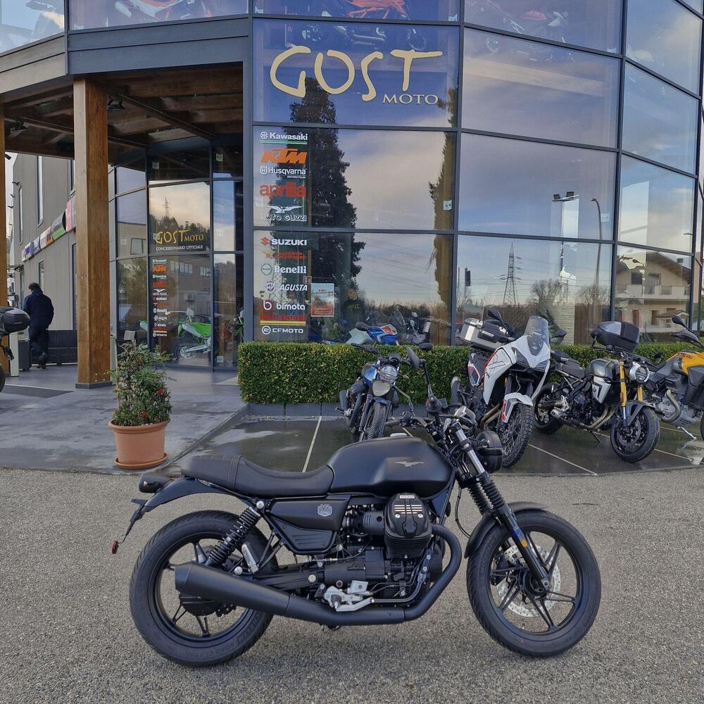 Moto Guzzi V7 Stone (2025)