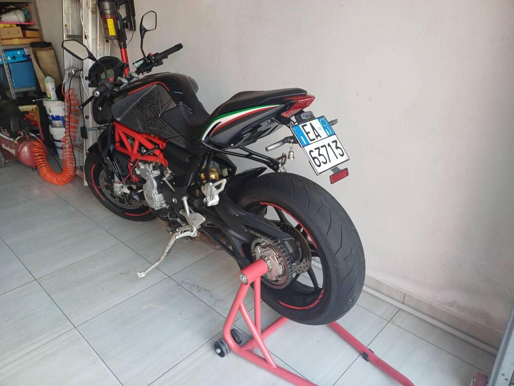 MV Agusta Brutale 800 (2012 - 15) (2)