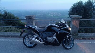Honda VFR 1200 F ABS (2009 - 16) usata