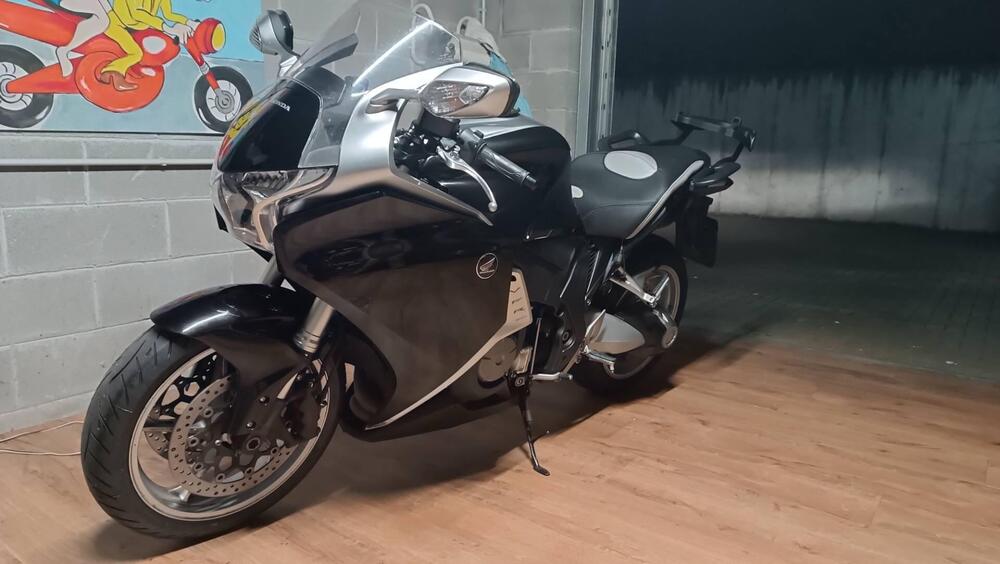 Honda VFR 1200 F ABS (2009 - 16) (6)