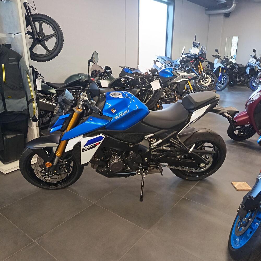 Suzuki GSX-S1000 EVO (2025) (4)