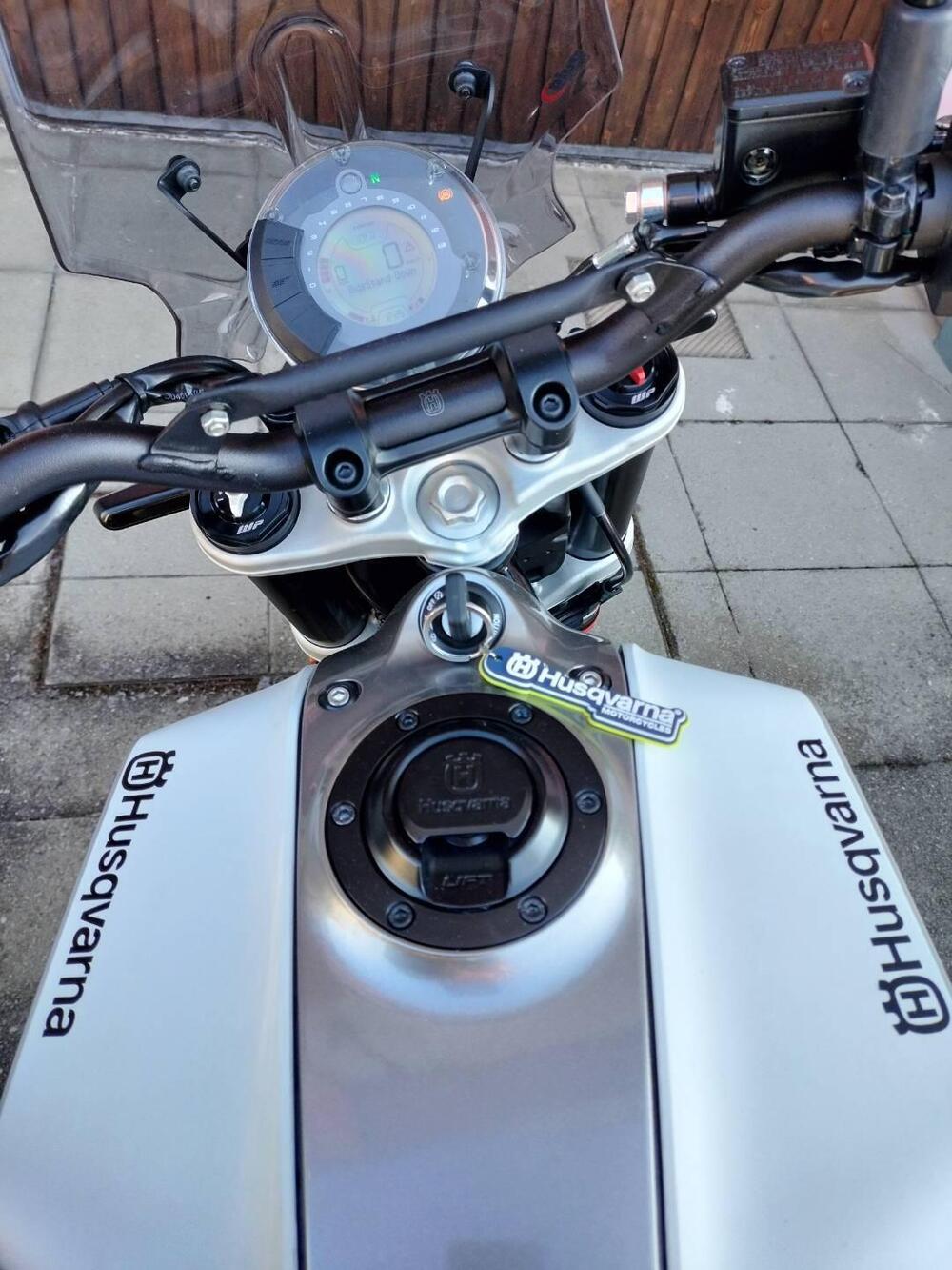 Husqvarna Vitpilen 401 (2021 - 23) (2)