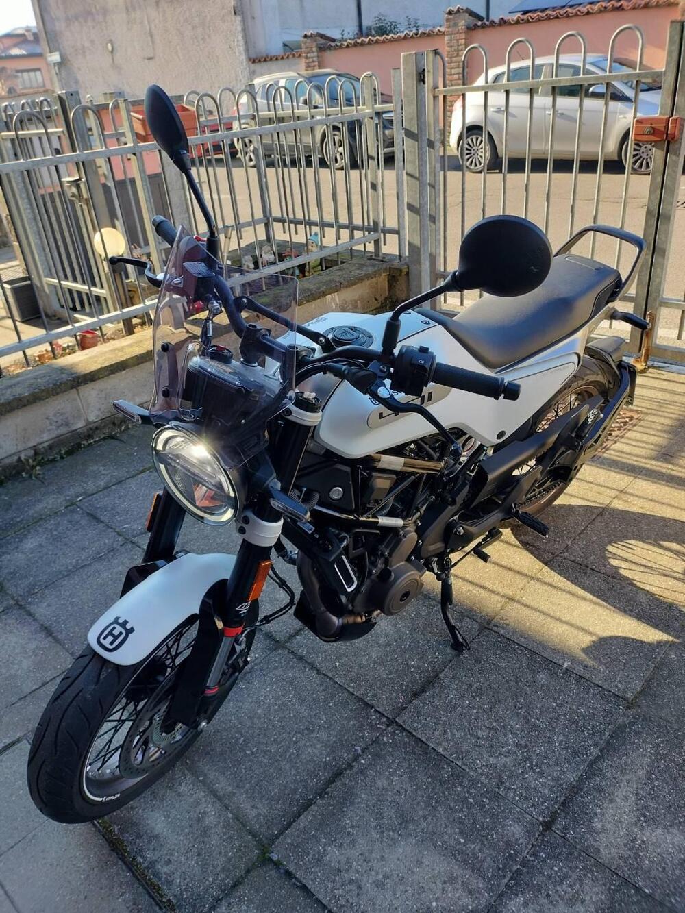 Husqvarna Vitpilen 401 (2021 - 23) (3)