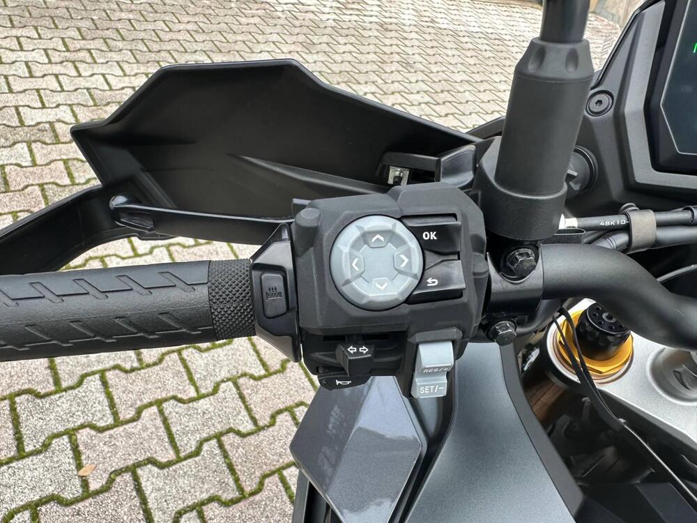 Suzuki GSX-S1000GX Touring (2024 - 26) (8)