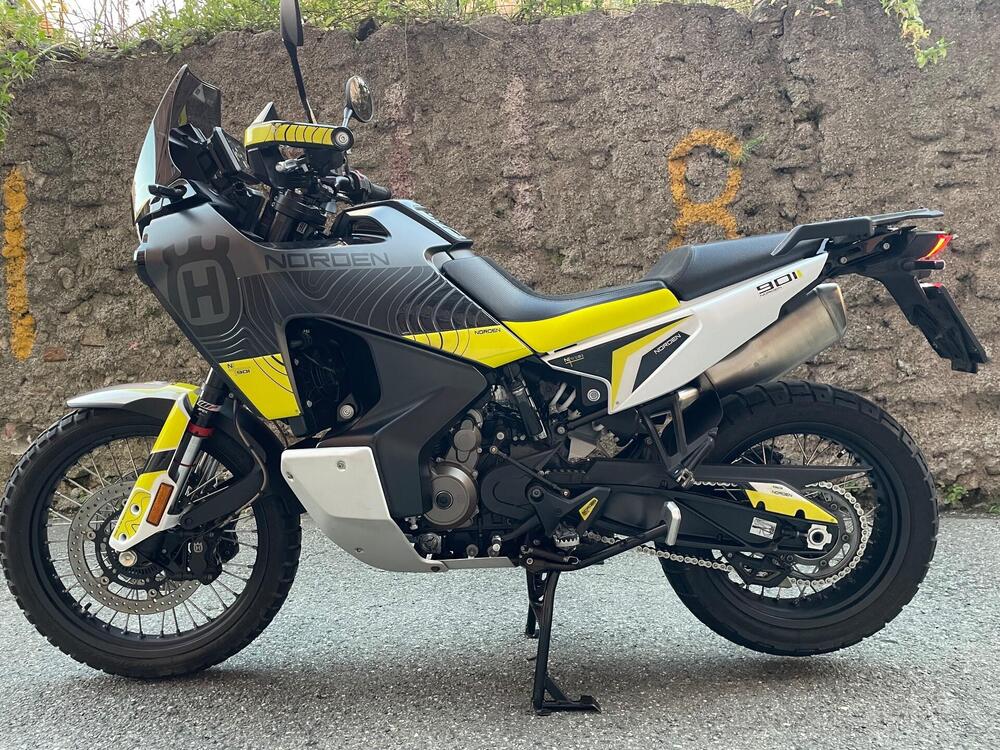 Husqvarna Norden 901 (2022 - 25)