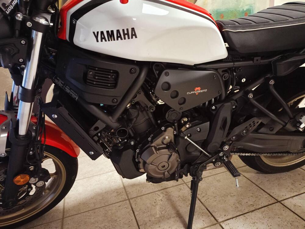 Yamaha XSR 700 (2021) (2)