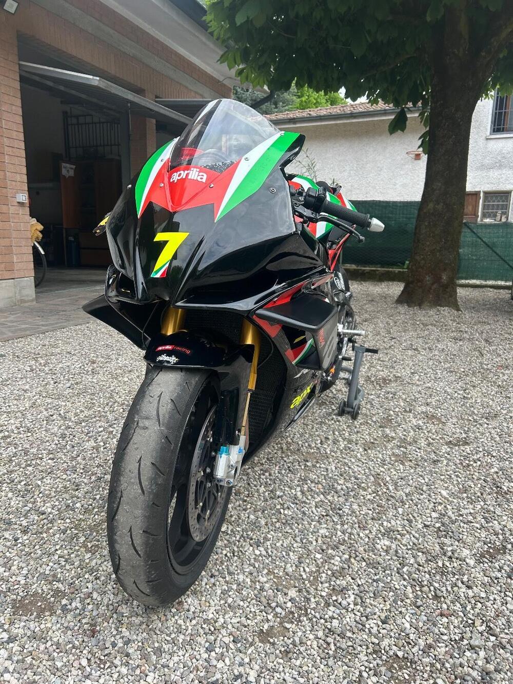 Aprilia RSV4 Factory (2009 - 12)