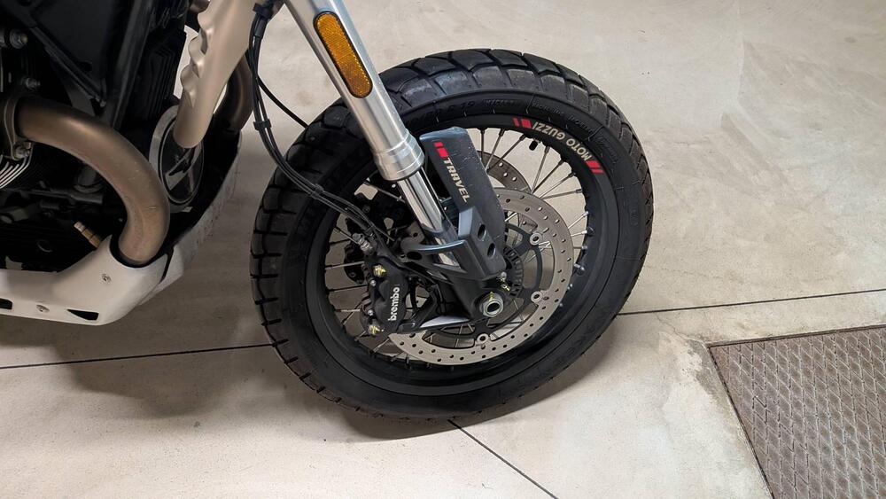 Moto Guzzi V85 TT Travel (2020) (3)
