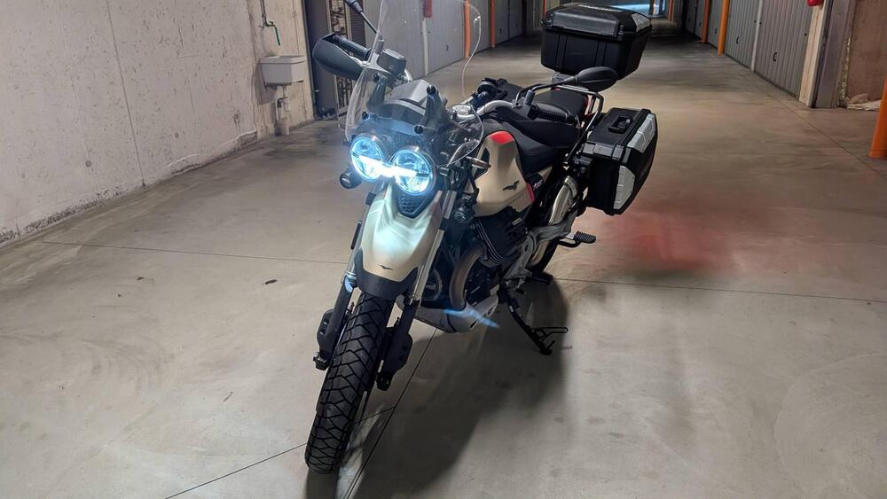 Moto Guzzi V85 TT Travel (2020) (4)
