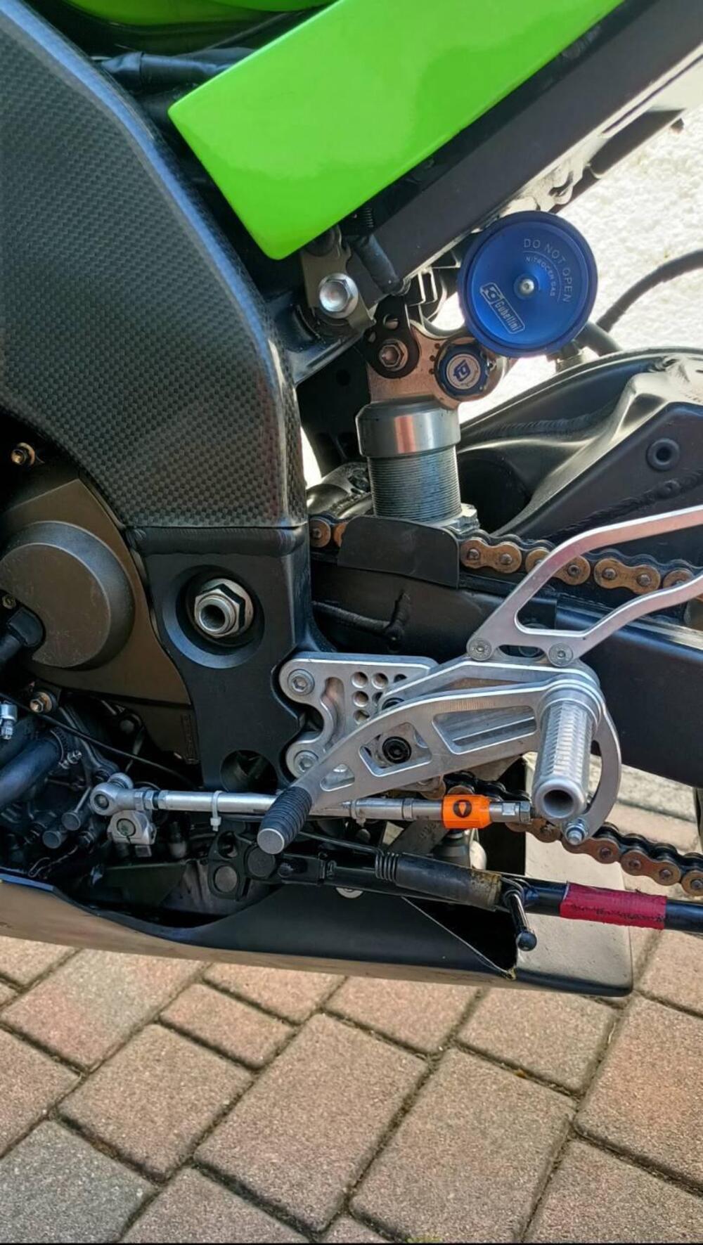 Kawasaki Ninja 1000 ZX-10R (2004 - 05) (4)